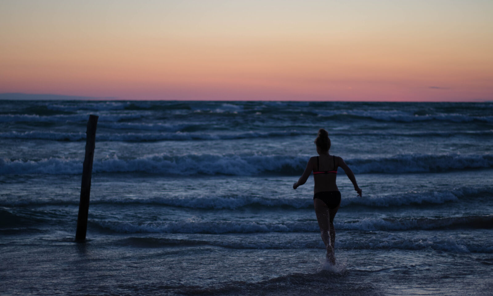 Canon EOS 80D sample photo. Beach, clouds, dawn, evening photography