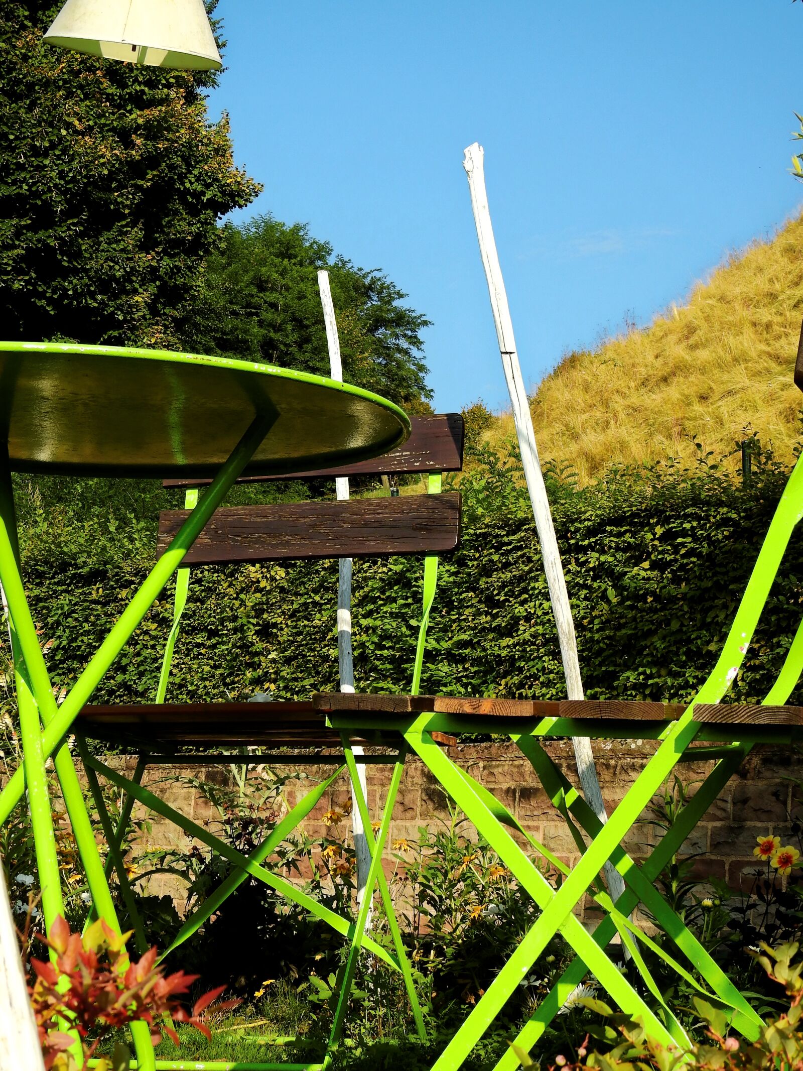 Nikon Coolpix P900 sample photo. Table, chair, garden photography