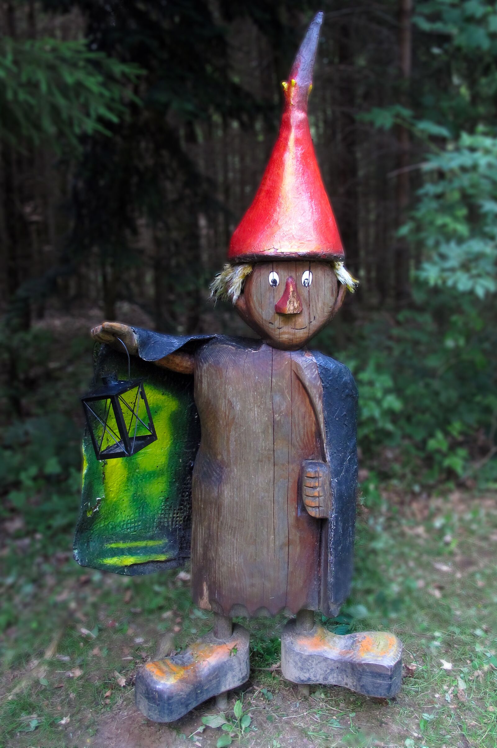 Canon PowerShot G12 sample photo. Wood little man, holzfigur photography