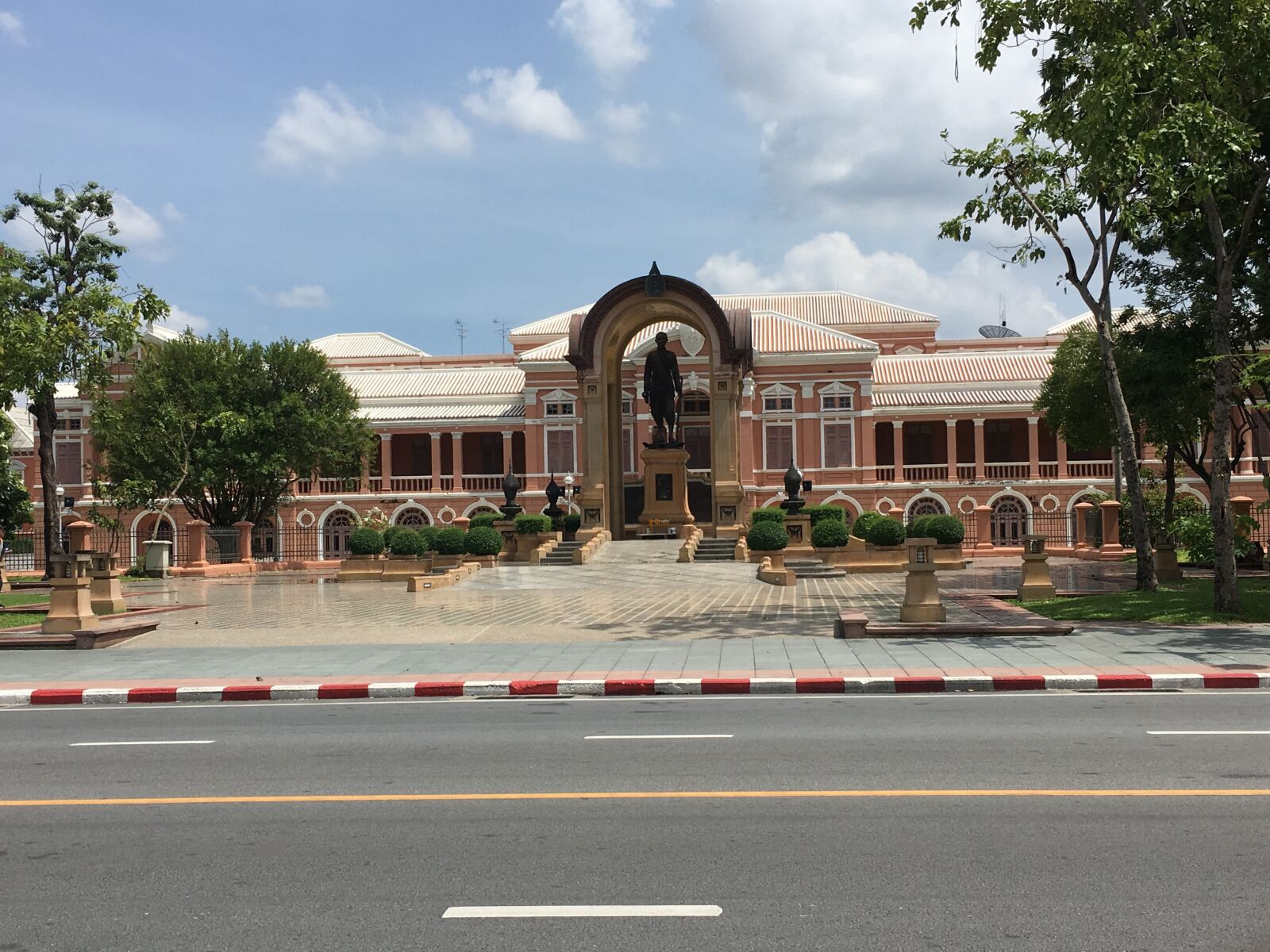 Apple iPhone 6s sample photo. Temple, thailand, building photography