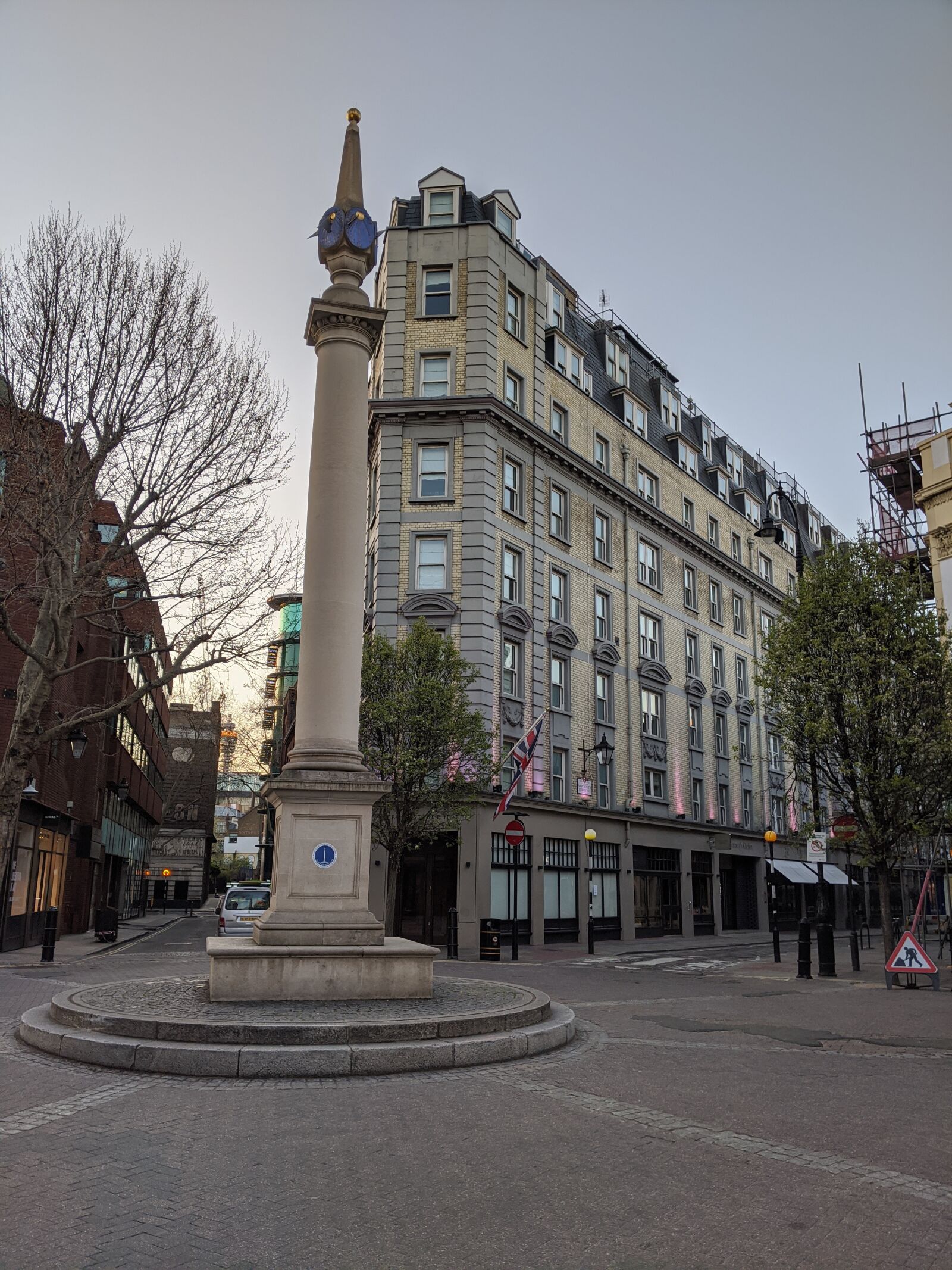 Google Pixel 3a sample photo. Lockdown, london, covent garden photography