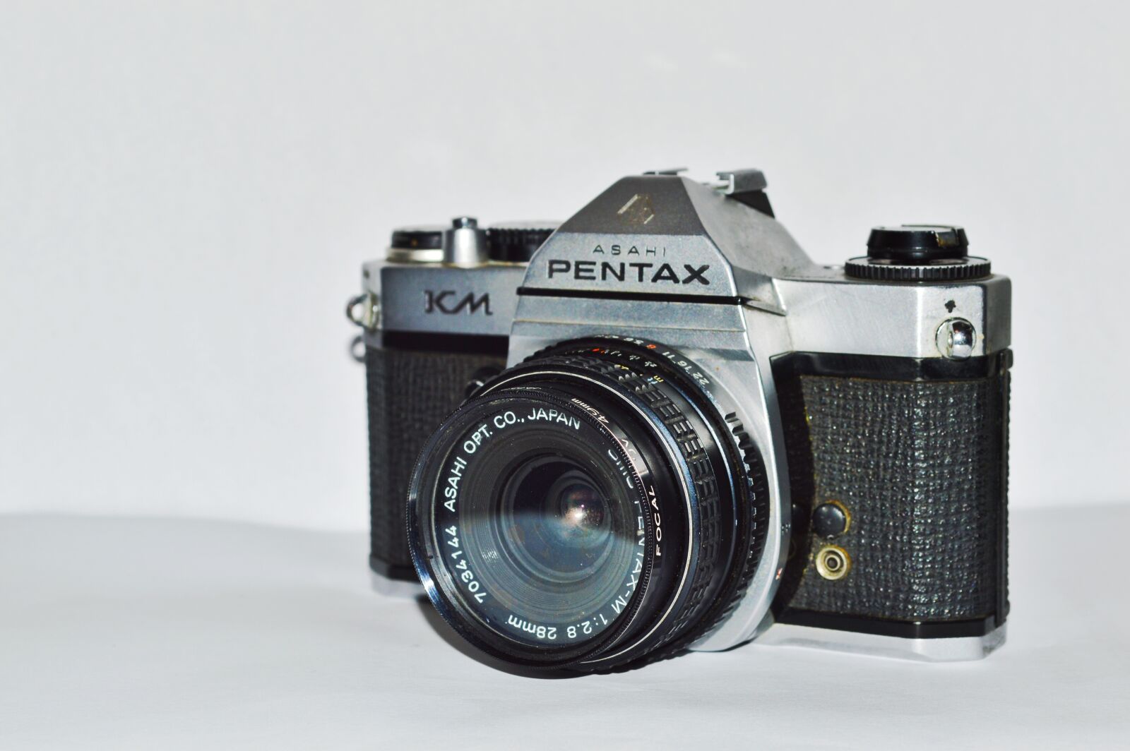 Nikon D3200 sample photo. Lens, antique, classic photography
