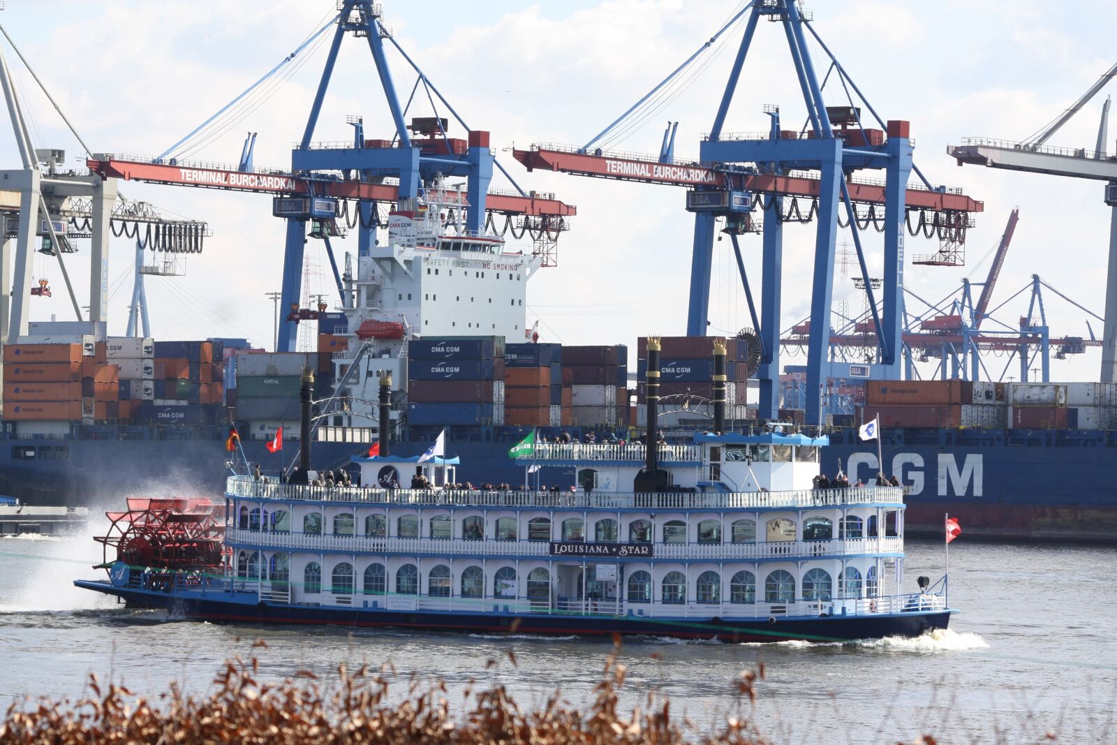 Canon EOS 1000D (EOS Digital Rebel XS / EOS Kiss F) sample photo. Ship, port, pier photography