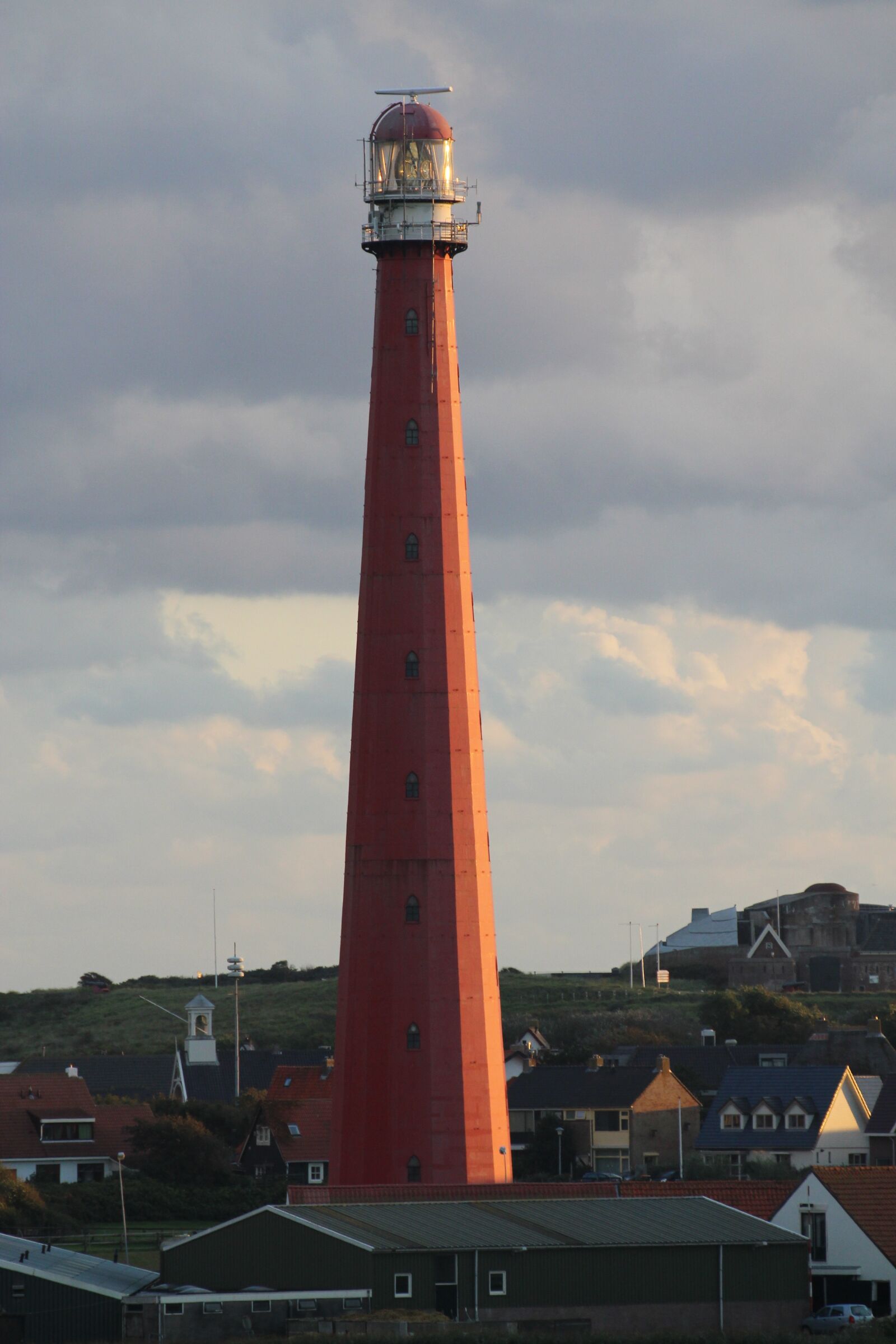 Canon EOS 1300D (EOS Rebel T6 / EOS Kiss X80) sample photo. Lighthouse, vacations, north sea photography
