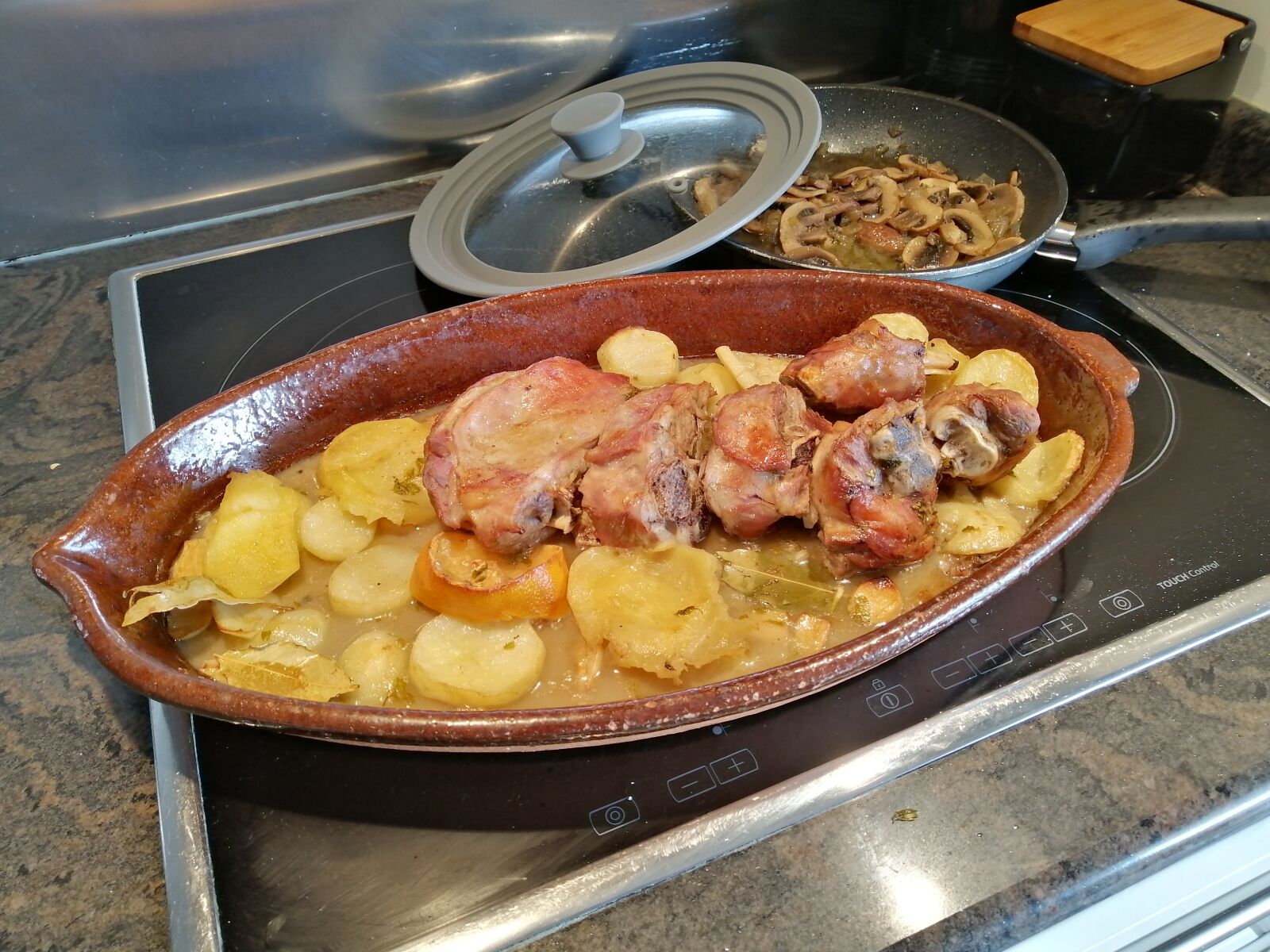HUAWEI STK-LX1 sample photo. Lamb, potatoes, clay dish photography