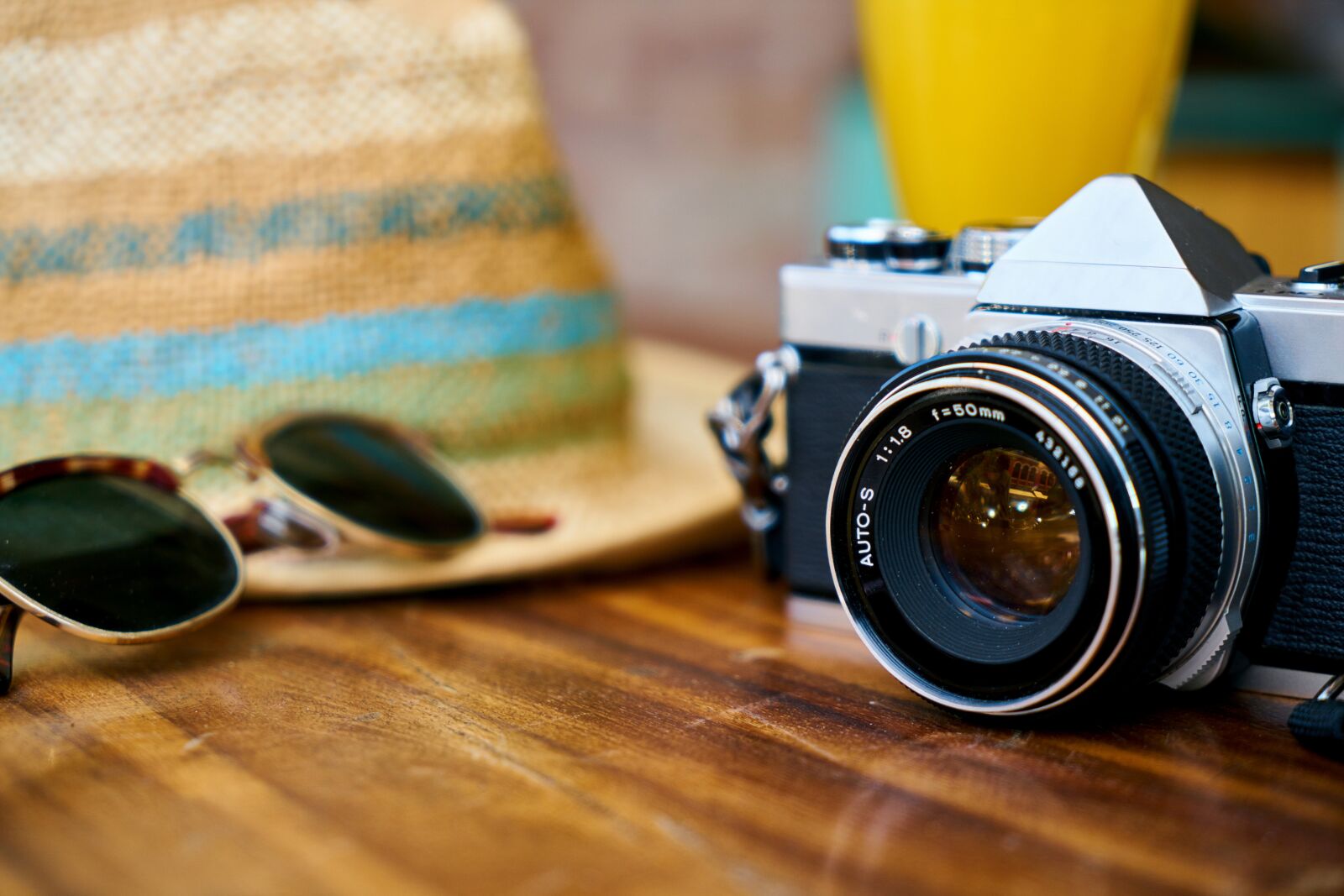 Sony a7R II sample photo. Old, camera, lens photography
