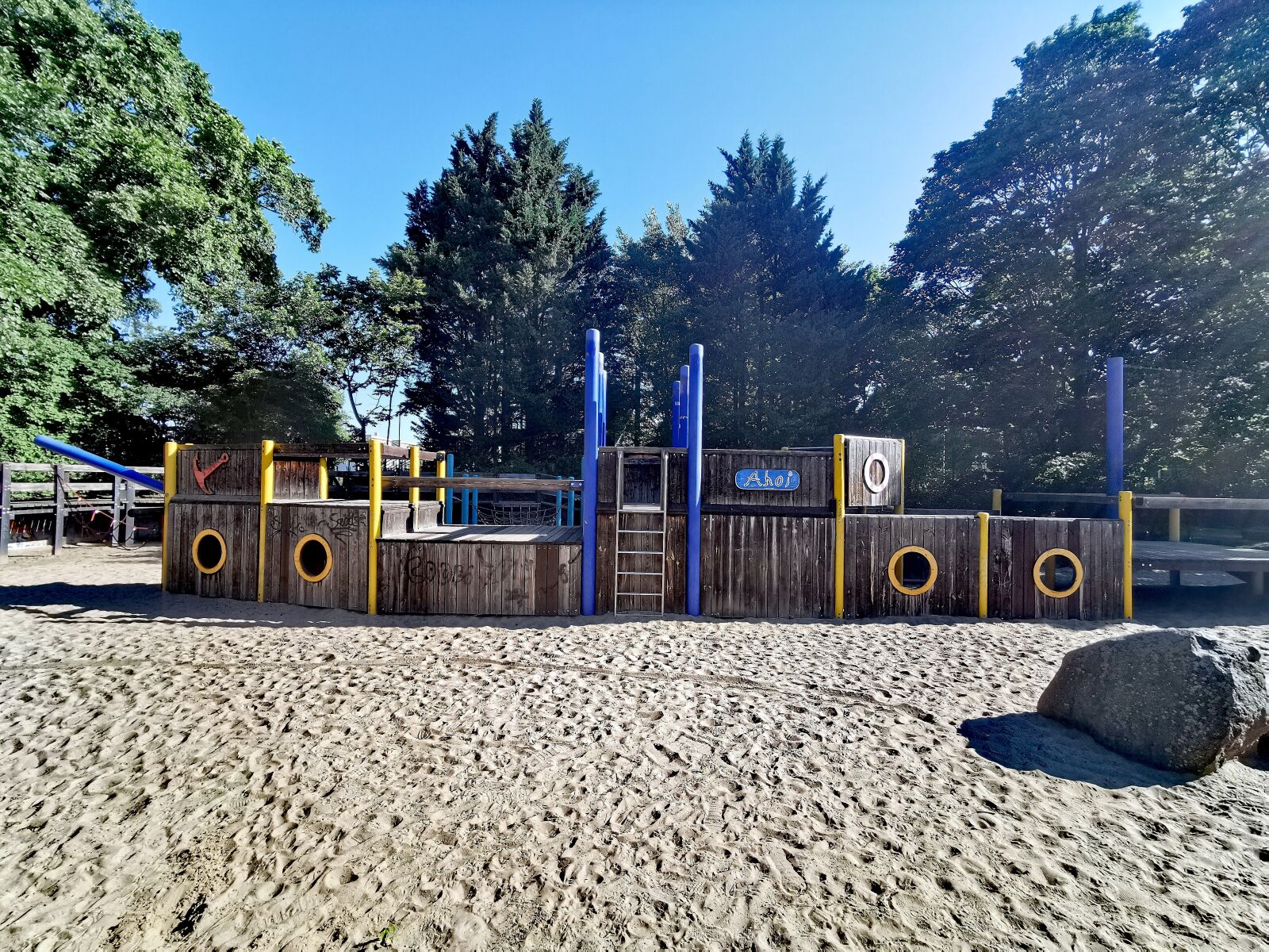 HUAWEI P30 Pro sample photo. Playground, pirates, ahoy photography