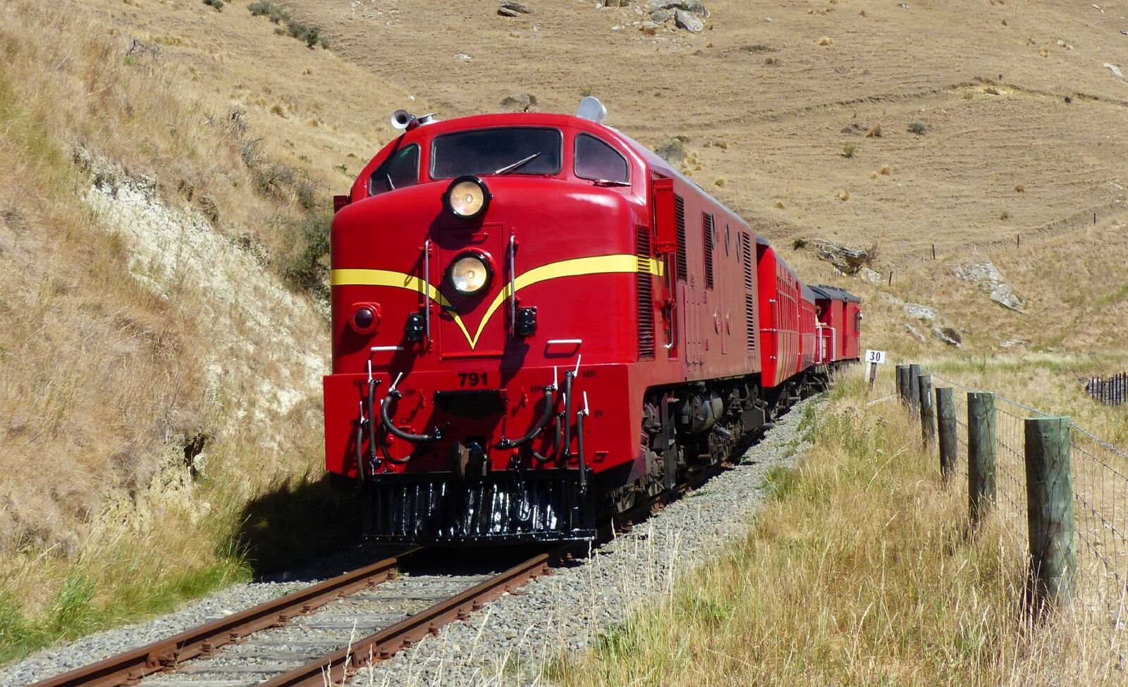 Panasonic Lumix DMC-FZ200 sample photo. Train, locomotive, diesel photography