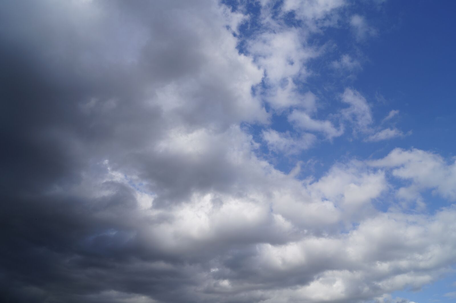 Sony SLT-A58 sample photo. Clouds, sky, blue photography