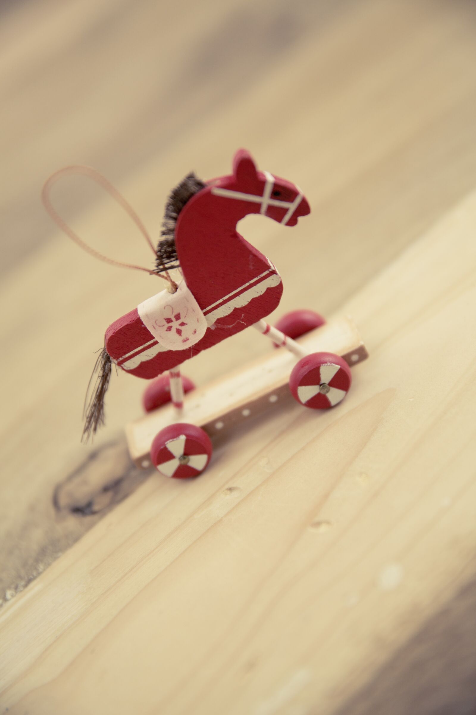 Canon EF 24-70mm F2.8L II USM sample photo. Christmas, jewellery, decoration photography
