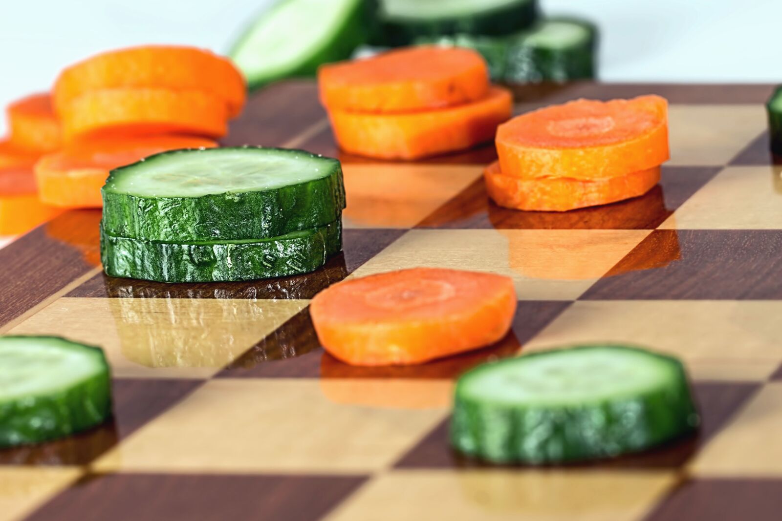 Canon EOS 70D sample photo. Cucumber, carrot, chessboard, game photography