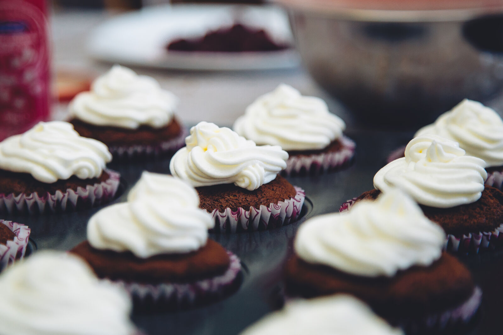 Canon EF 24-105mm F4L IS USM sample photo. Bakery, baking, birthday, blur photography