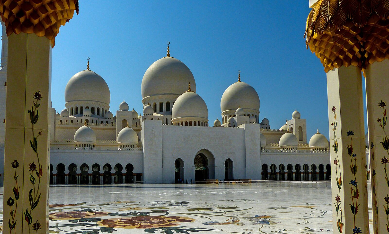 Panasonic Lumix DMC-FZ150 sample photo. Uae, mosque, believe photography