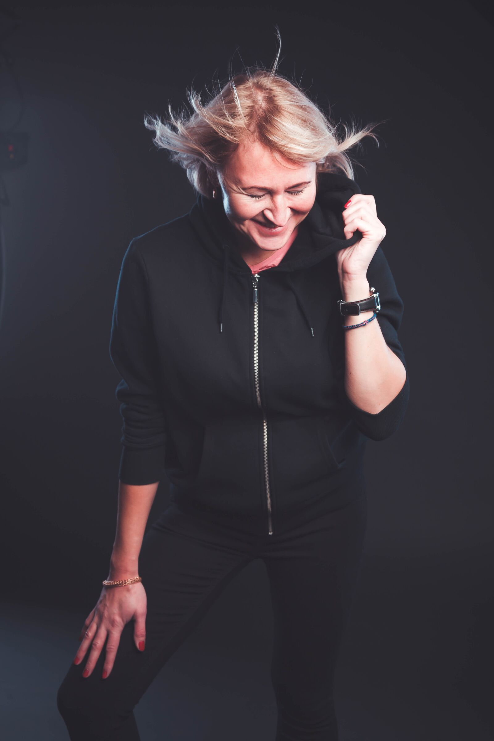 Canon EOS 5D Mark II sample photo. Girl, blonde, laughter photography