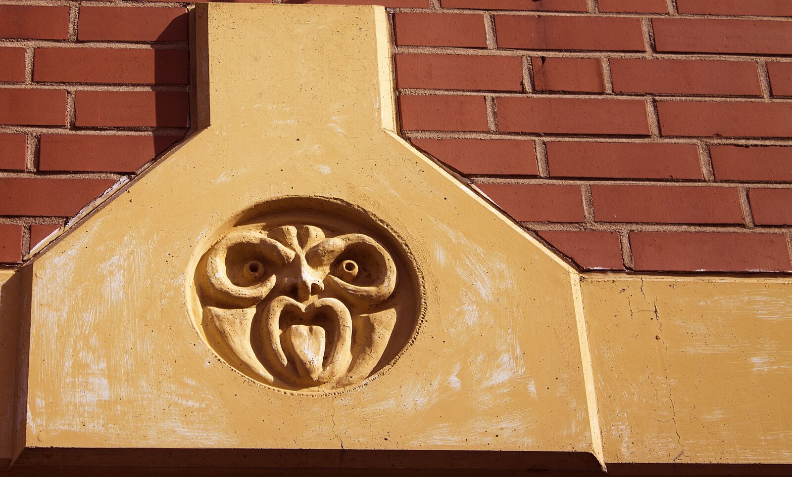 Canon EOS 1100D (EOS Rebel T3 / EOS Kiss X50) sample photo. Masonry, fash, architecture photography