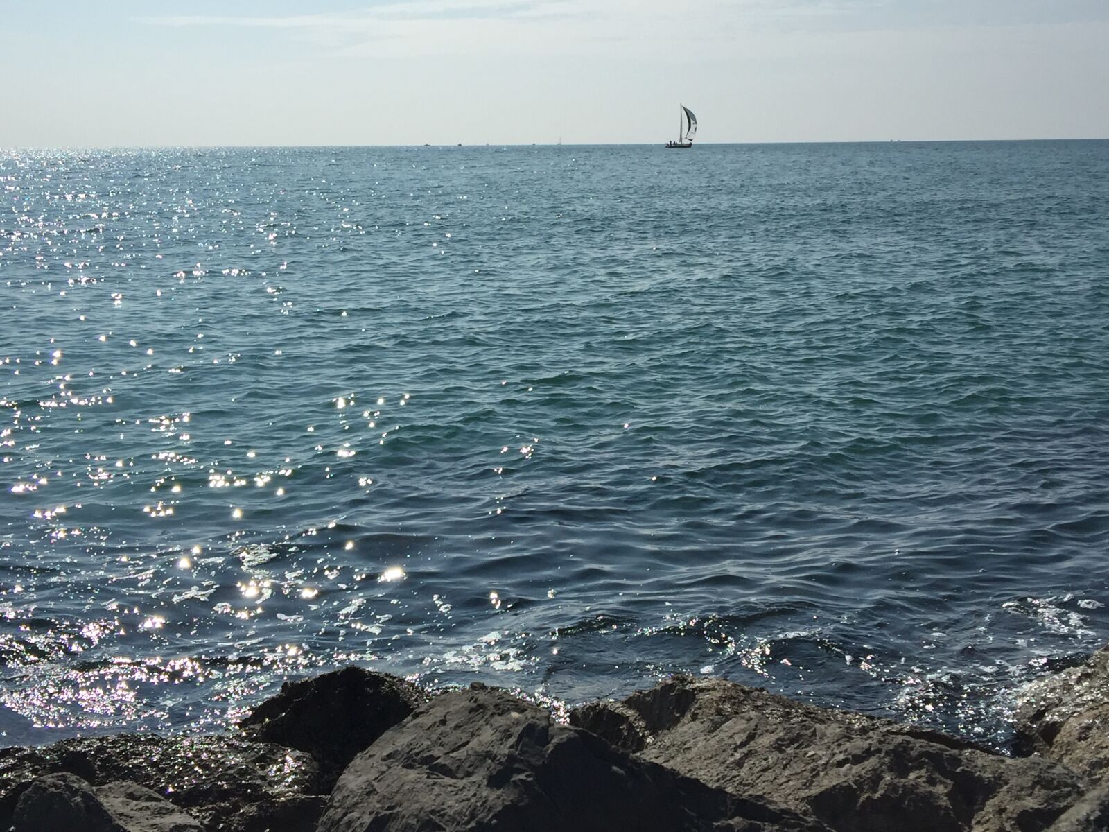 iPhone 6 Plus back camera 4.15mm f/2.2 sample photo. Palavas, mer, voilier photography
