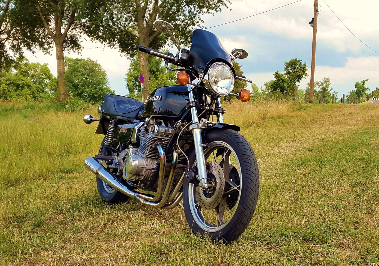 Samsung Galaxy Alpha sample photo. Motorcycle, meadow, summer photography