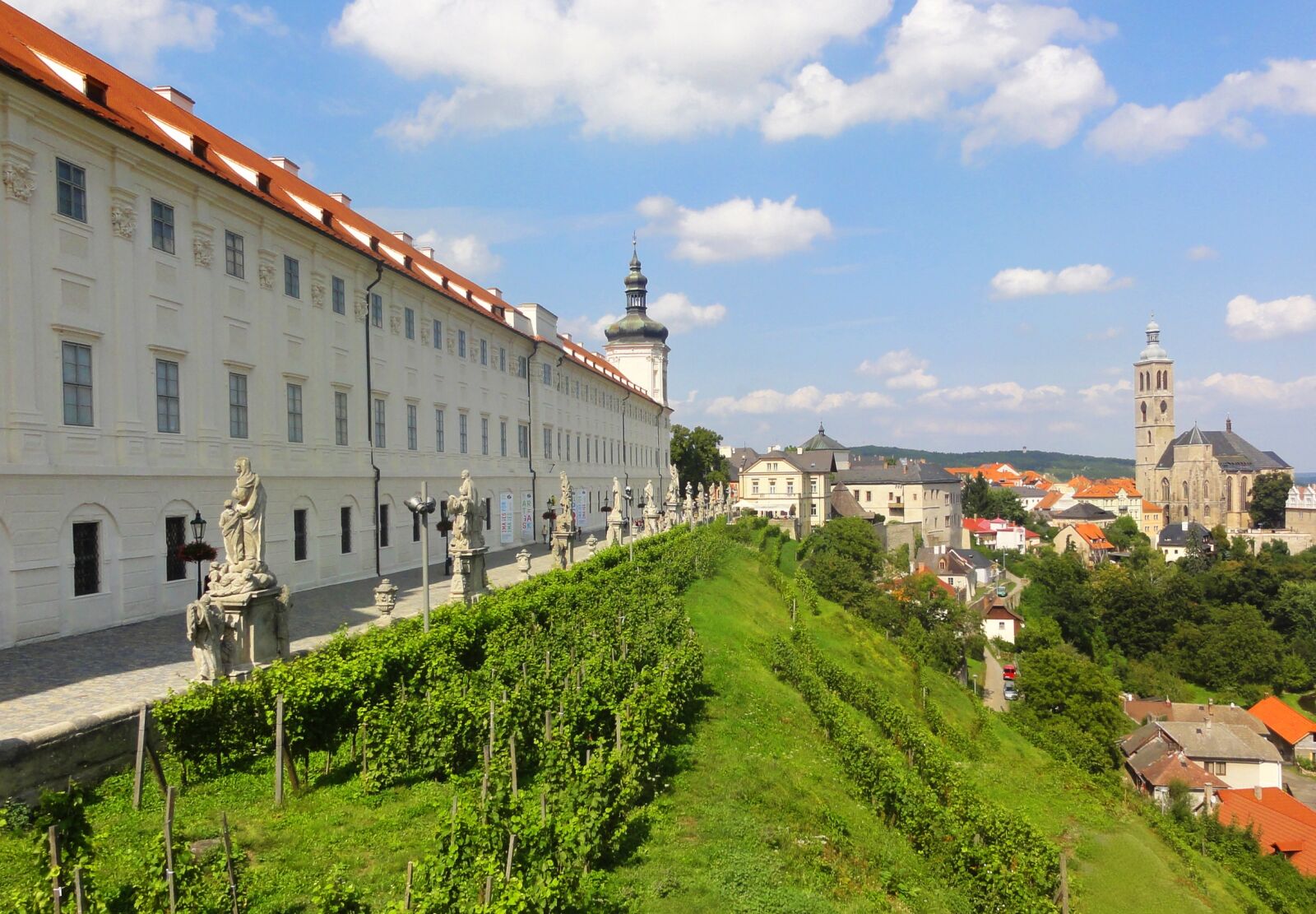 Sony DSC-HX5V sample photo. Medieval, town, czechia photography