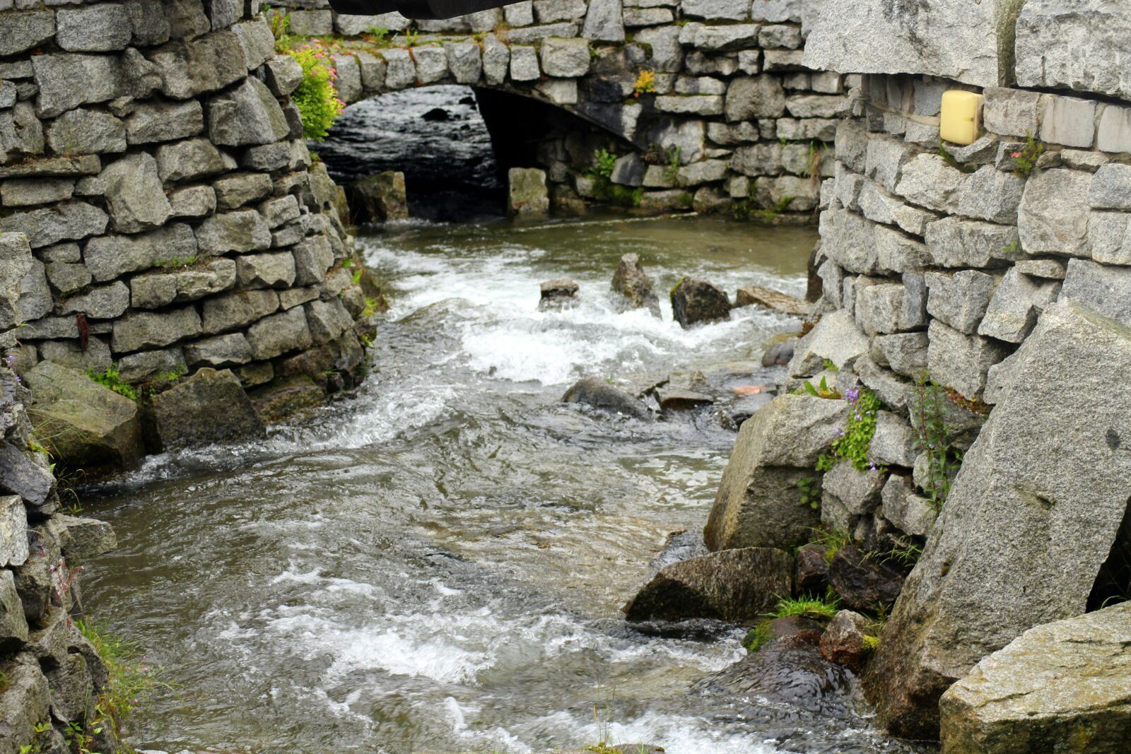 Canon EOS 1200D (EOS Rebel T5 / EOS Kiss X70 / EOS Hi) sample photo. Torrent, water, torrent mountain photography