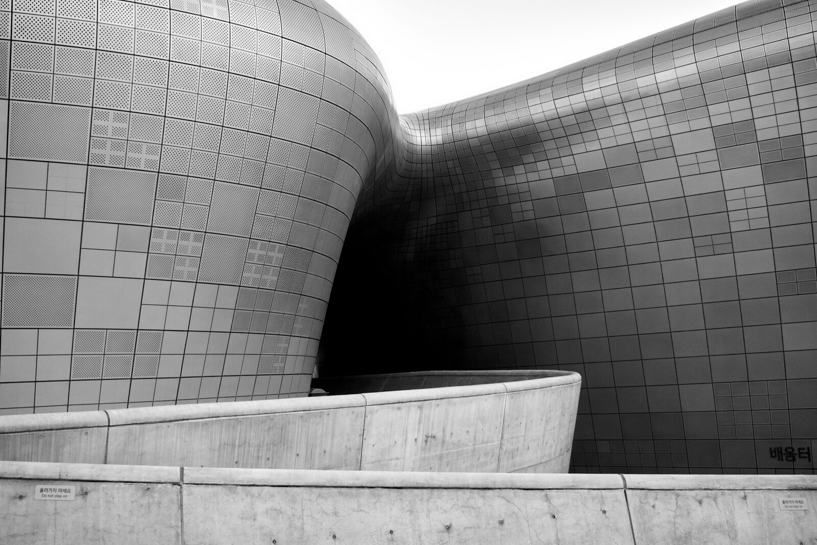 Canon EOS 700D (EOS Rebel T5i / EOS Kiss X7i) sample photo. Architecture, zaha, zaha hadid photography