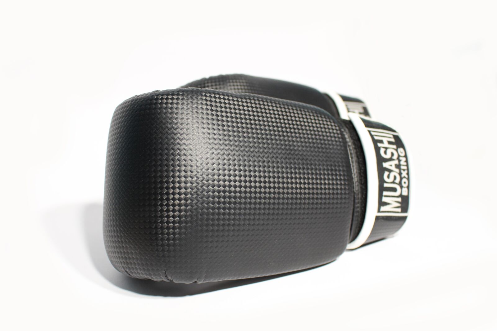 Canon EOS 100D (EOS Rebel SL1 / EOS Kiss X7) sample photo. Box, boxing gloves, gloves photography
