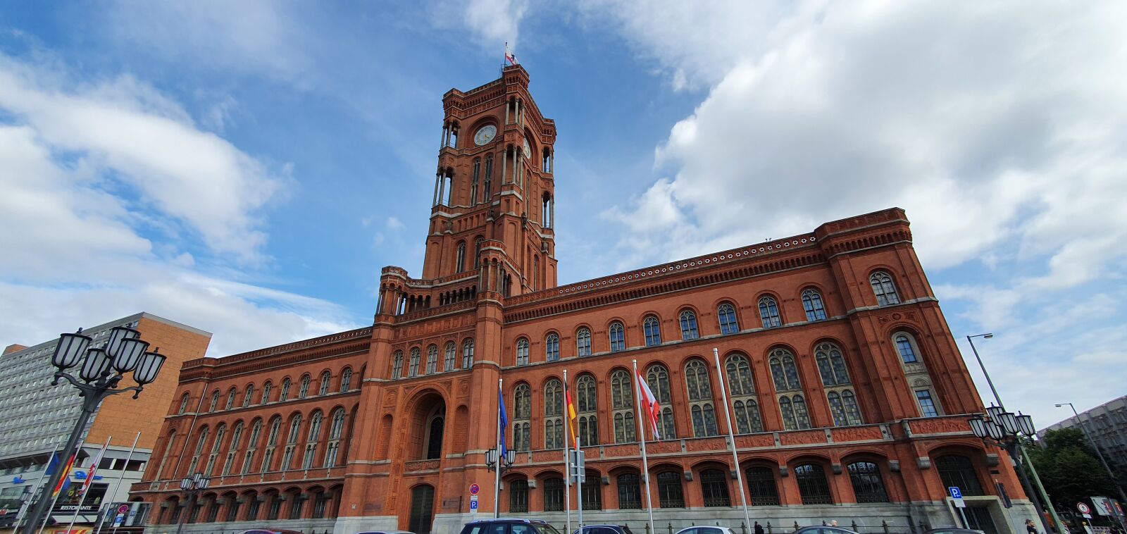 Samsung Galaxy S10 sample photo. Red town hall, berlin photography