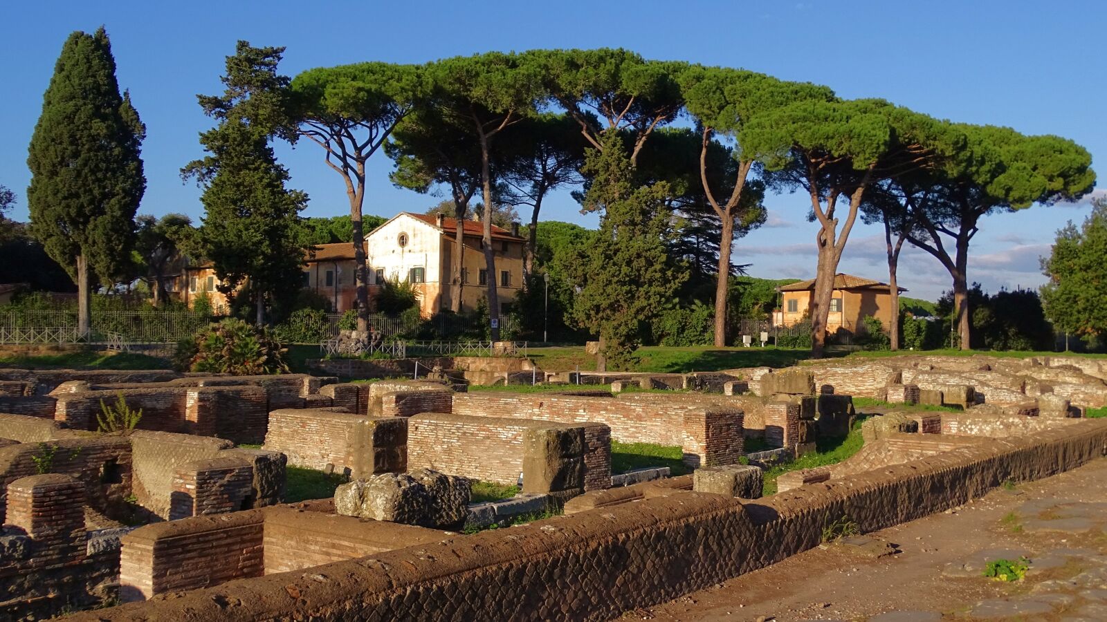 Sony Cyber-shot DSC-HX400V sample photo. Italy, ostia, antica photography