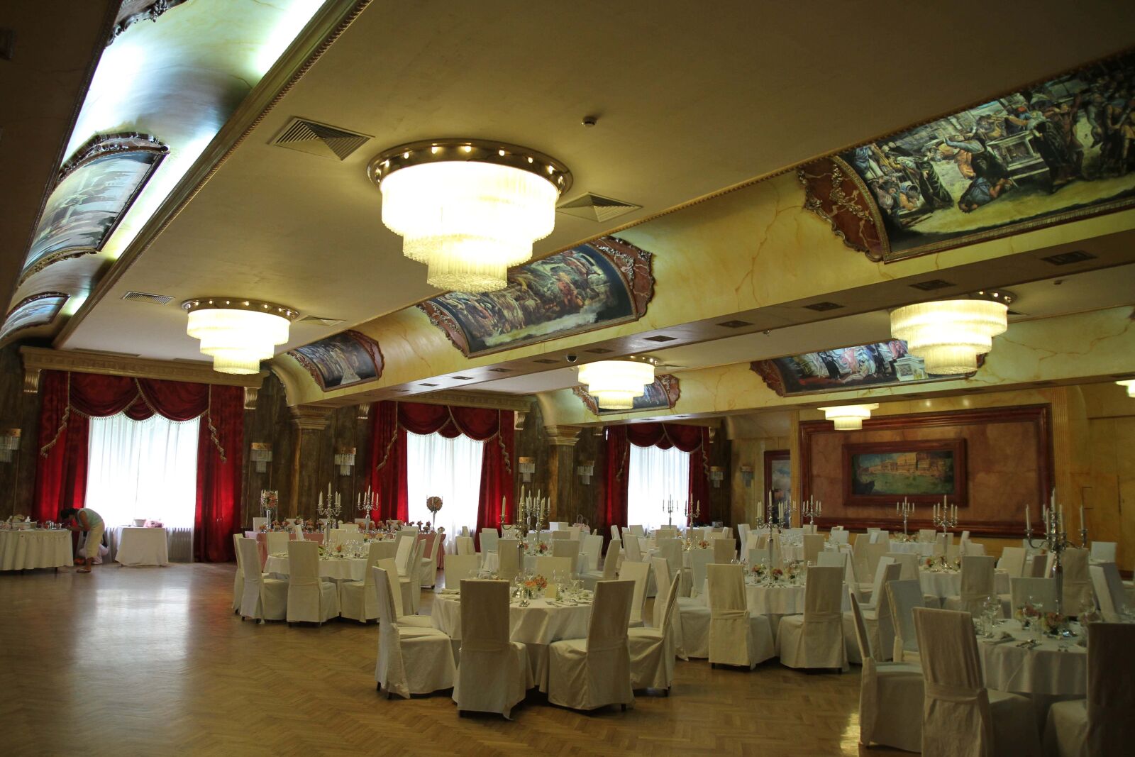 Canon EOS 7D sample photo. Baroque, chairs, chandelier, dining photography
