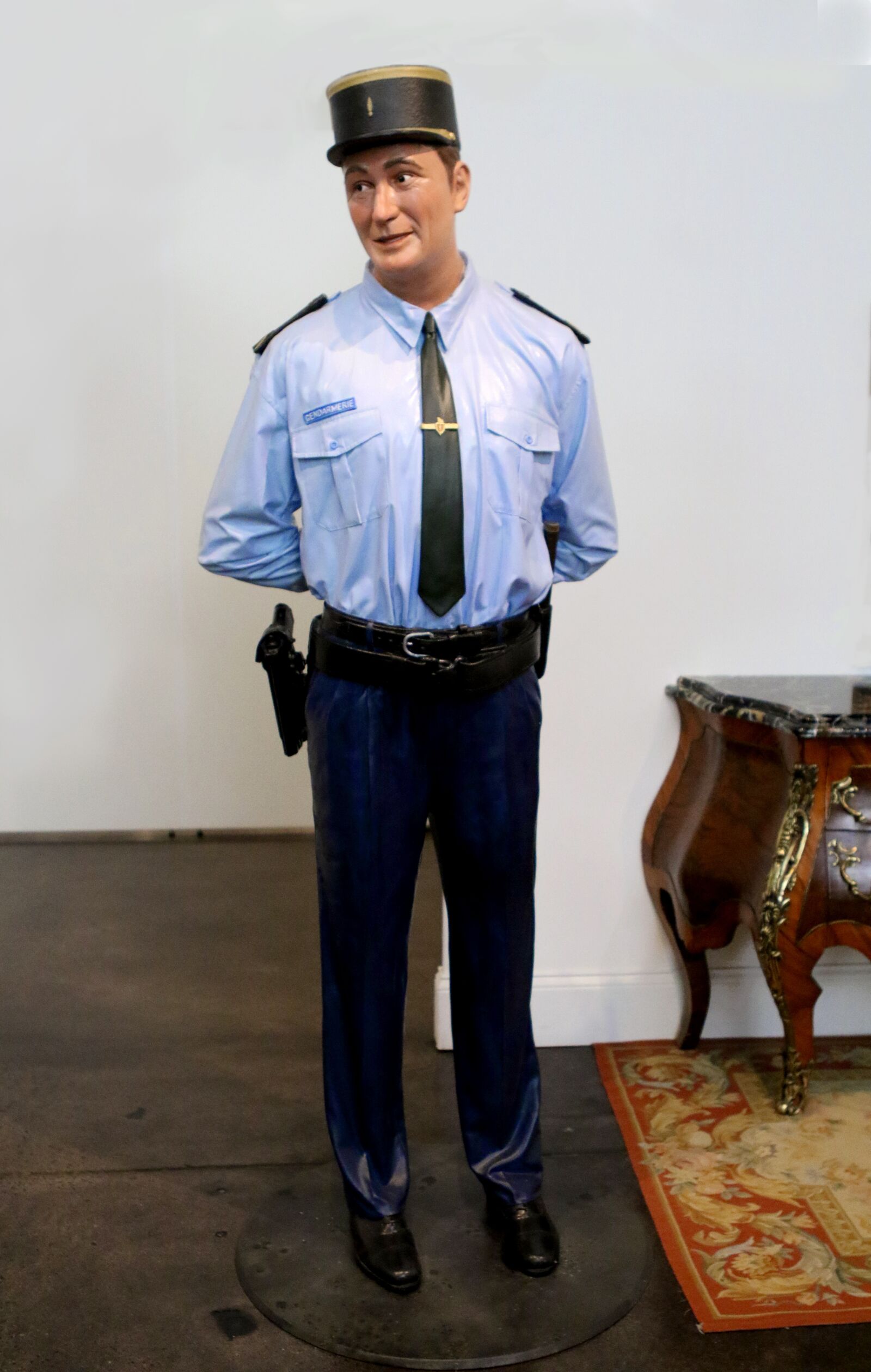 Canon EOS 7D Mark II sample photo. Sculpture, statue, guard photography