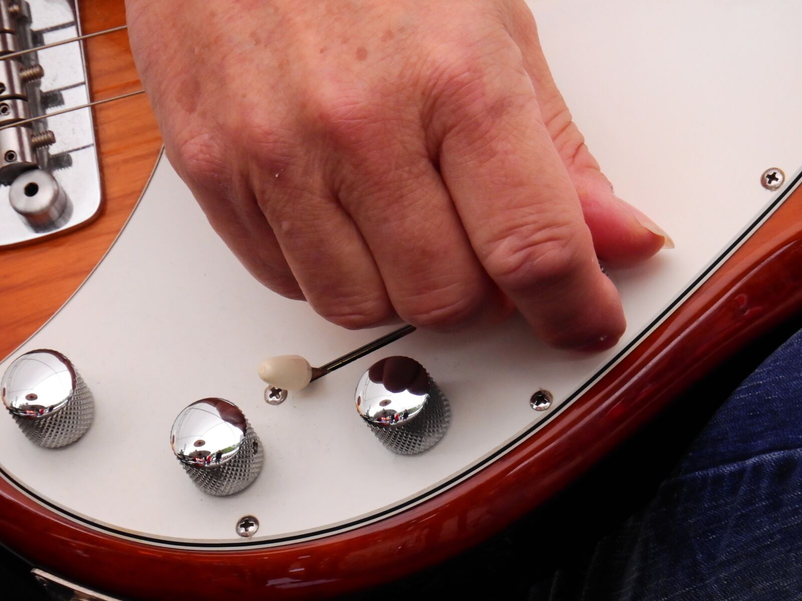 Nikon Coolpix P900 sample photo. Guitar, music, instrument photography