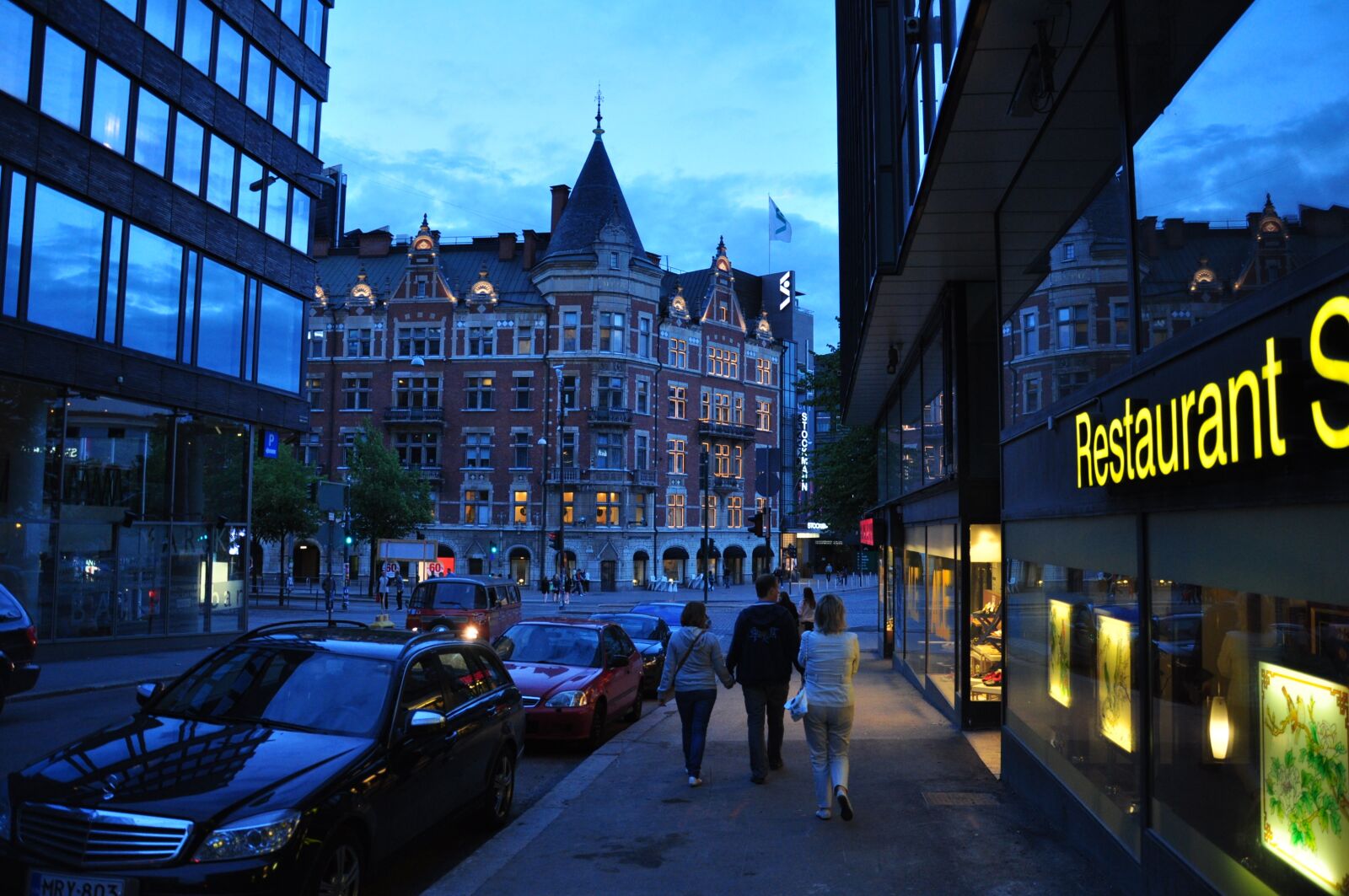 Nikon D5000 sample photo. Helsinki, city, evening photography