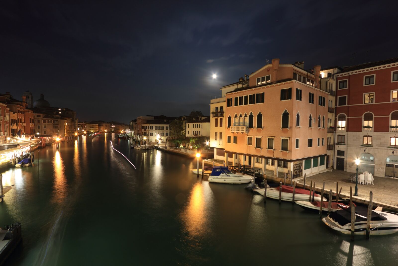 Canon EOS 550D (EOS Rebel T2i / EOS Kiss X4) sample photo. Italy, venice, canal photography