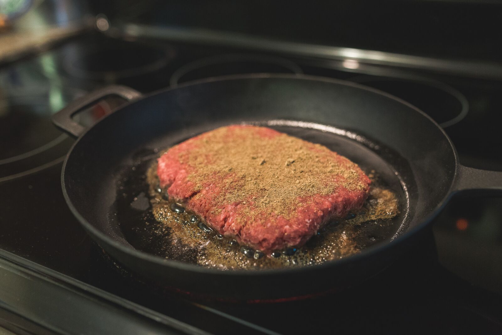 Sigma 35mm F1.4 DG HSM Art sample photo. Cooking, beef, meat photography