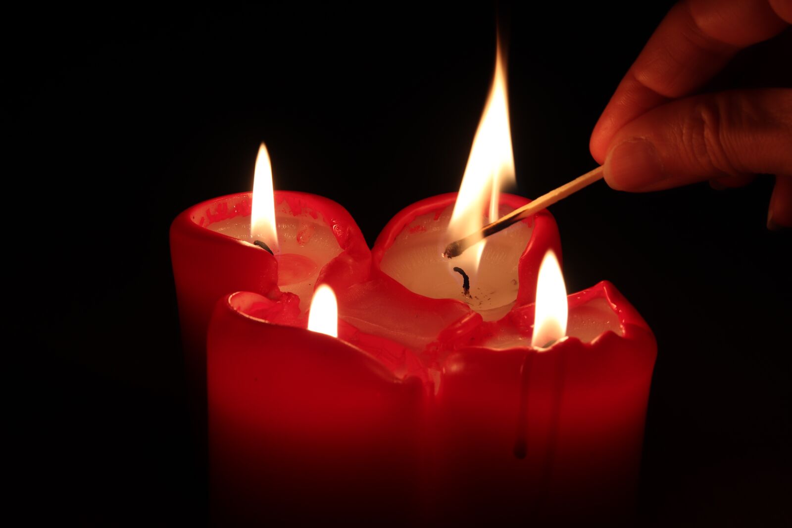 Canon EOS 800D (EOS Rebel T7i / EOS Kiss X9i) sample photo. Candle, light, kindle photography