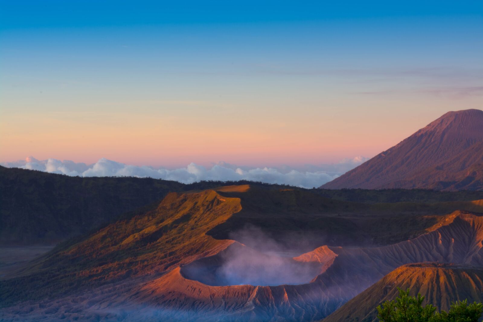 Nikon D5200 sample photo. Mountains, volcano, landscape photography
