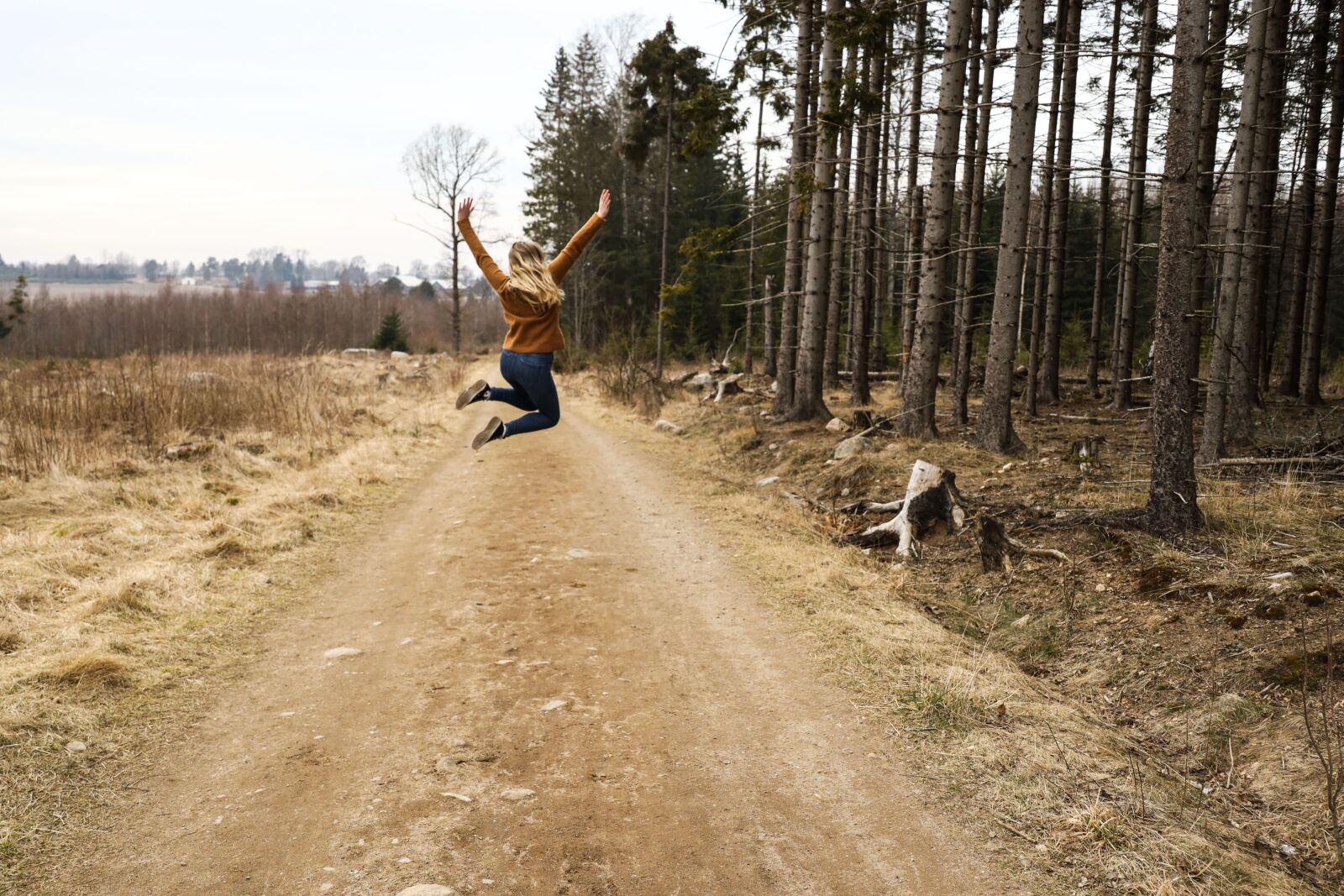 Canon RF 24-240mm F4-6.3 IS USM sample photo. Jump, up, female photography