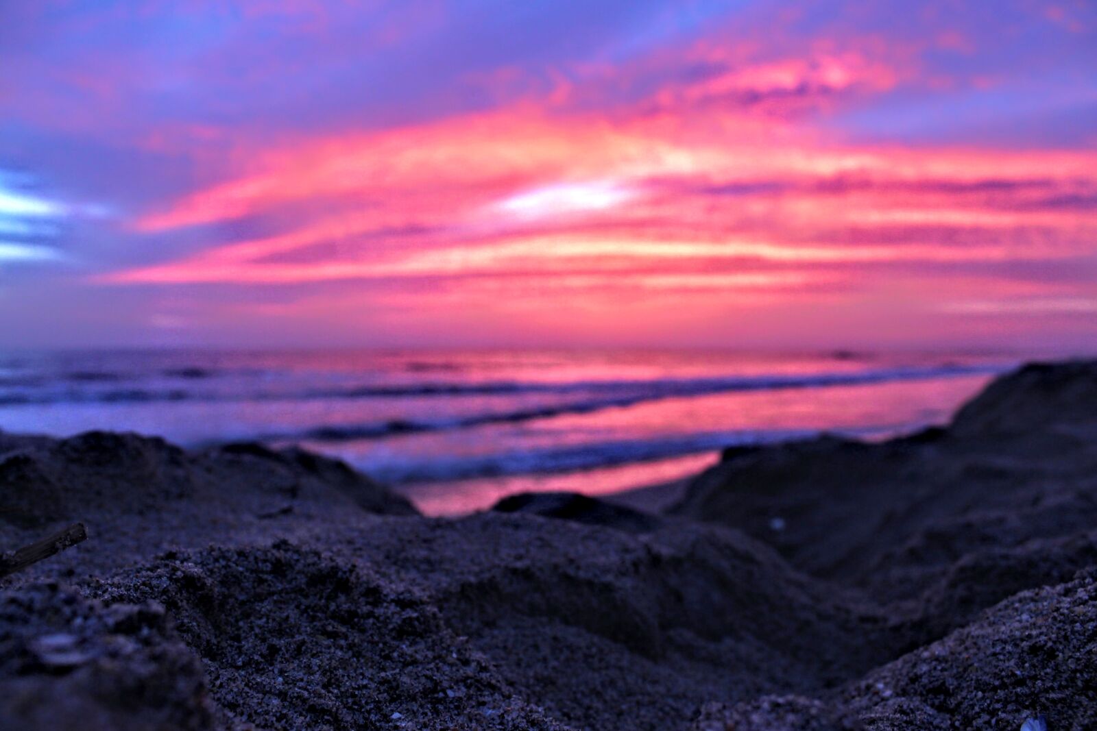 Canon EOS 1300D (EOS Rebel T6 / EOS Kiss X80) sample photo. Sunset, red, blue photography