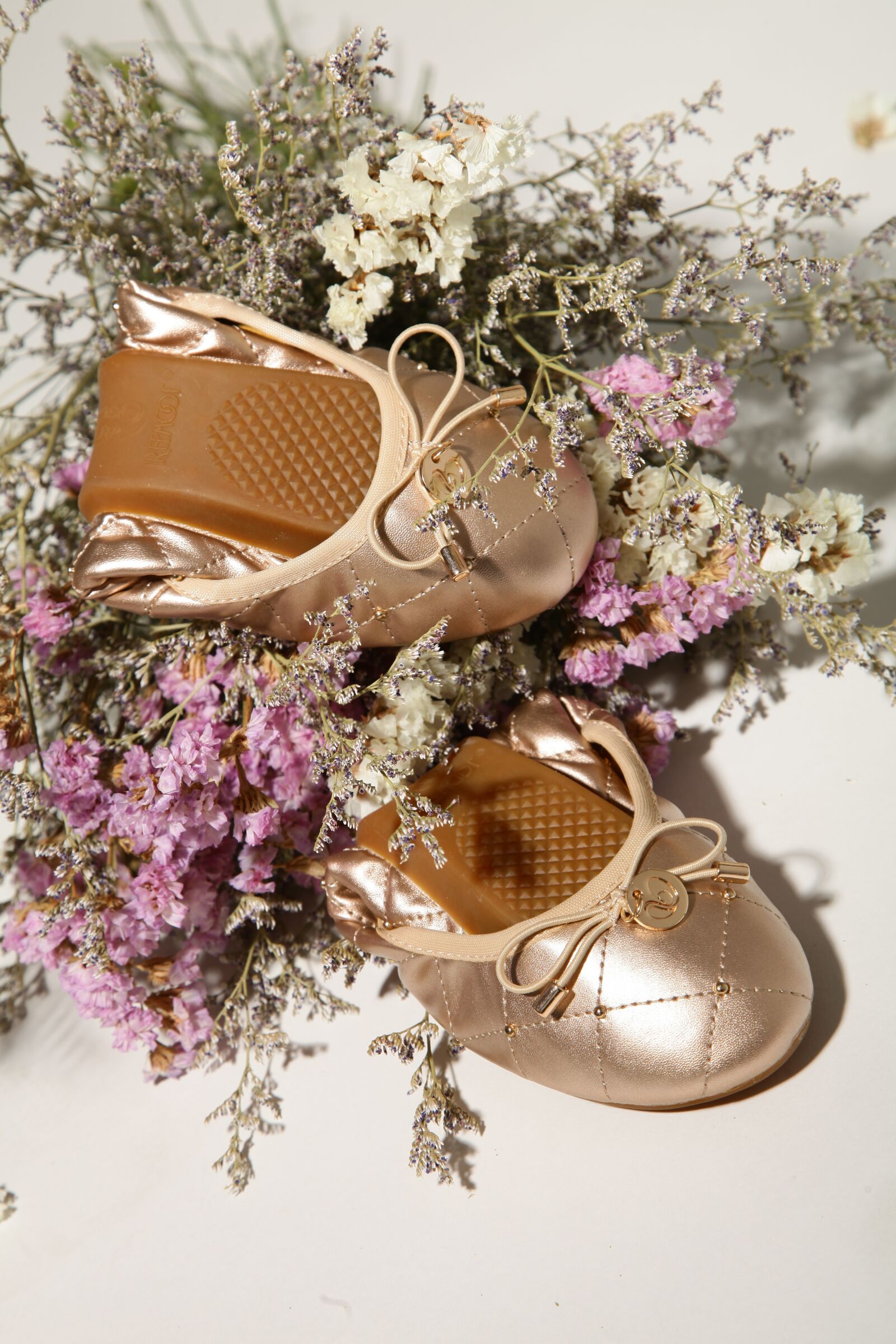 Canon EOS 5D Mark II sample photo. Flower, shoe, fashion photography