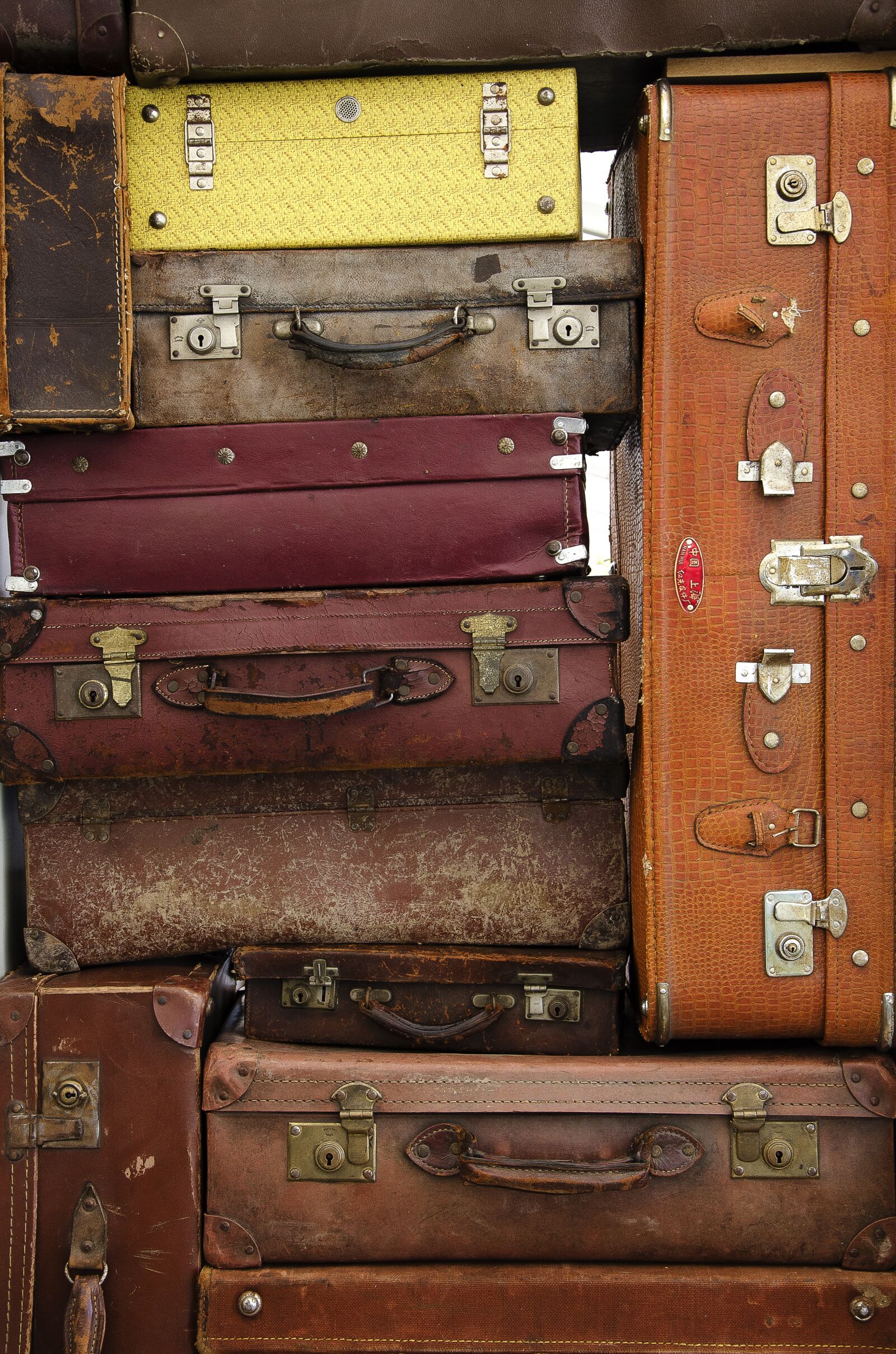Nikon D7000 sample photo. Case, retro, handle photography