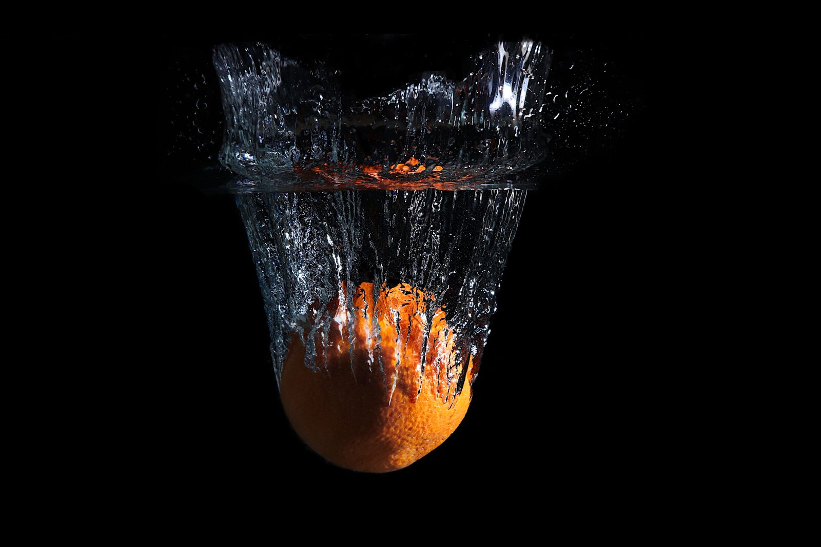 Canon EOS 77D (EOS 9000D / EOS 770D) sample photo. Orange, water, spray photography