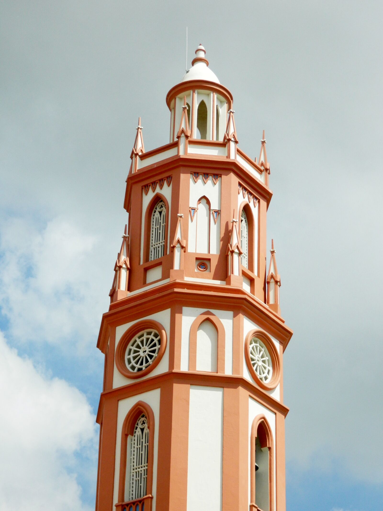 Nikon COOLPIX L310 sample photo. Church, santos, illuminated photography