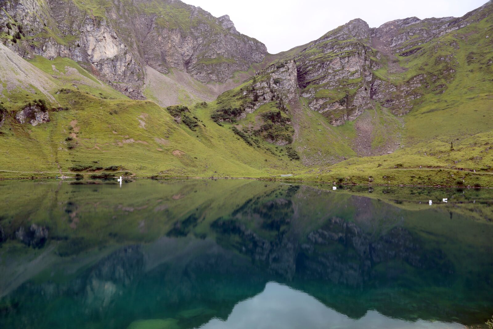 Canon EF 24-105mm F4L IS USM sample photo. Lake, mountain, nature photography