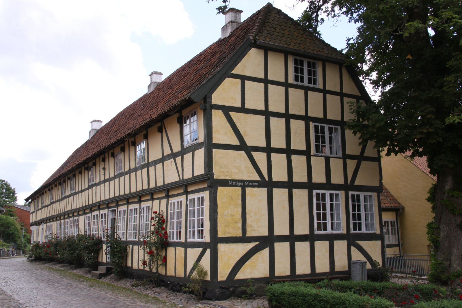 Canon EOS 50D sample photo. Townhouse, medieval town, mariager photography