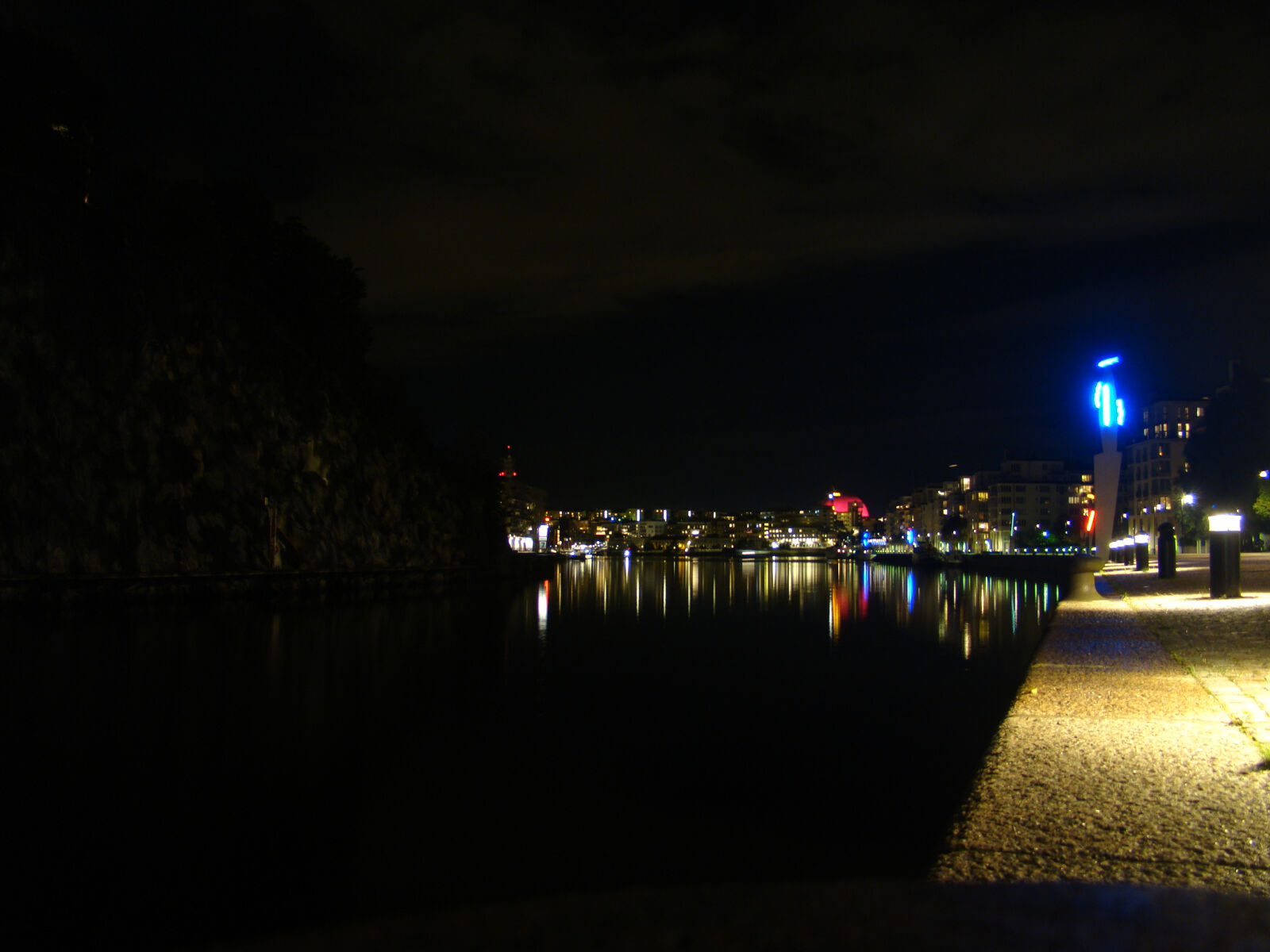 Sony Cyber-shot DSC-H50 sample photo. Light, night, reflex, sweden photography