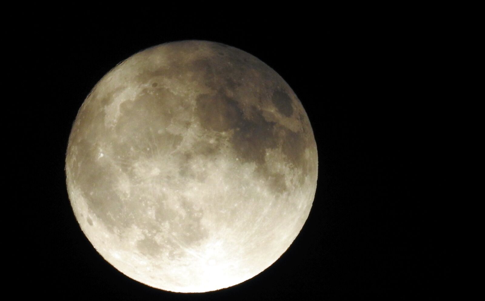 Nikon Coolpix P900 sample photo. Moon, moonlight, full moon photography