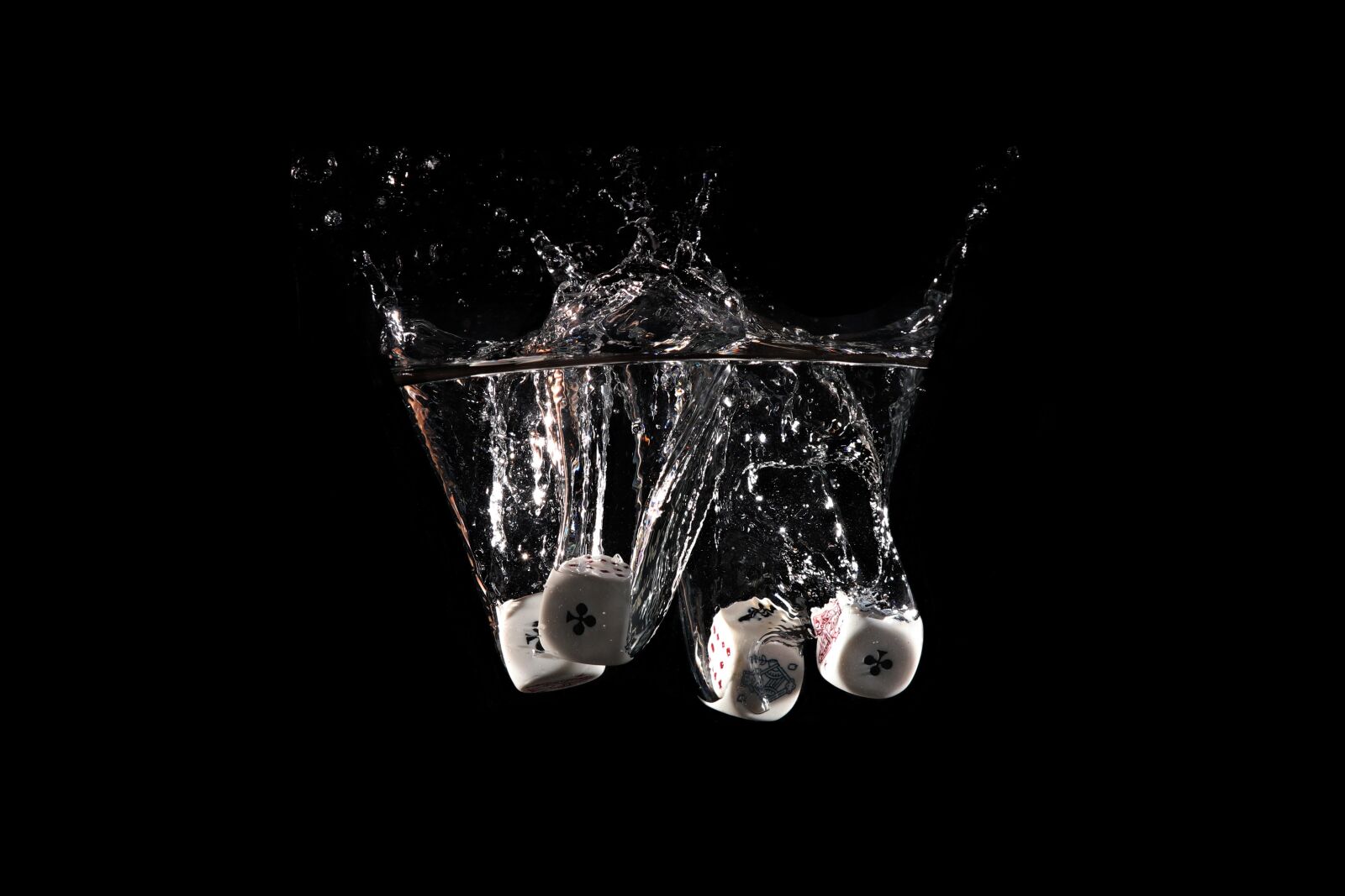Canon EOS 77D (EOS 9000D / EOS 770D) sample photo. Cube, water, inject photography