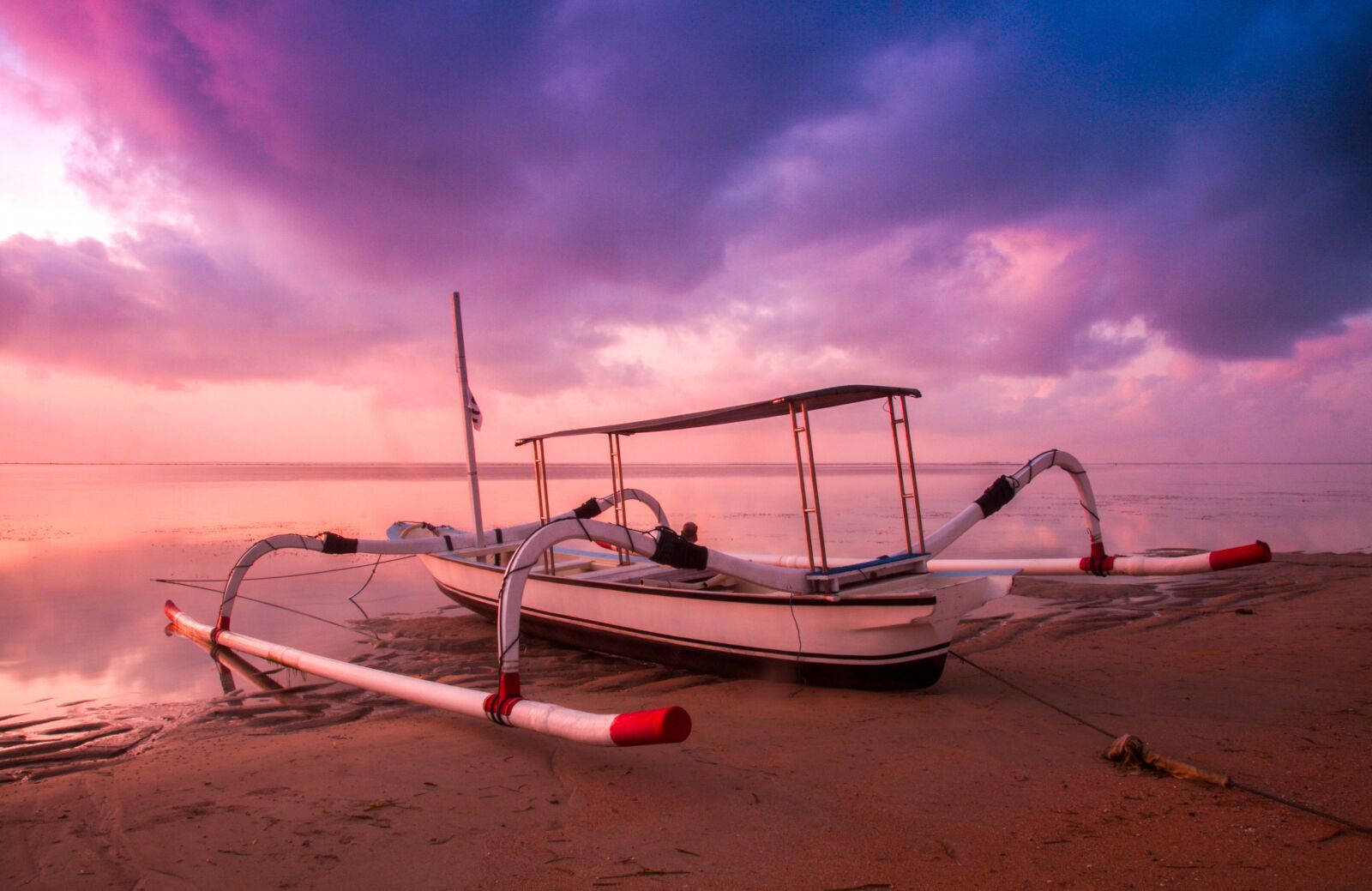 Canon EOS 7D sample photo. Beach, boat, dawn photography