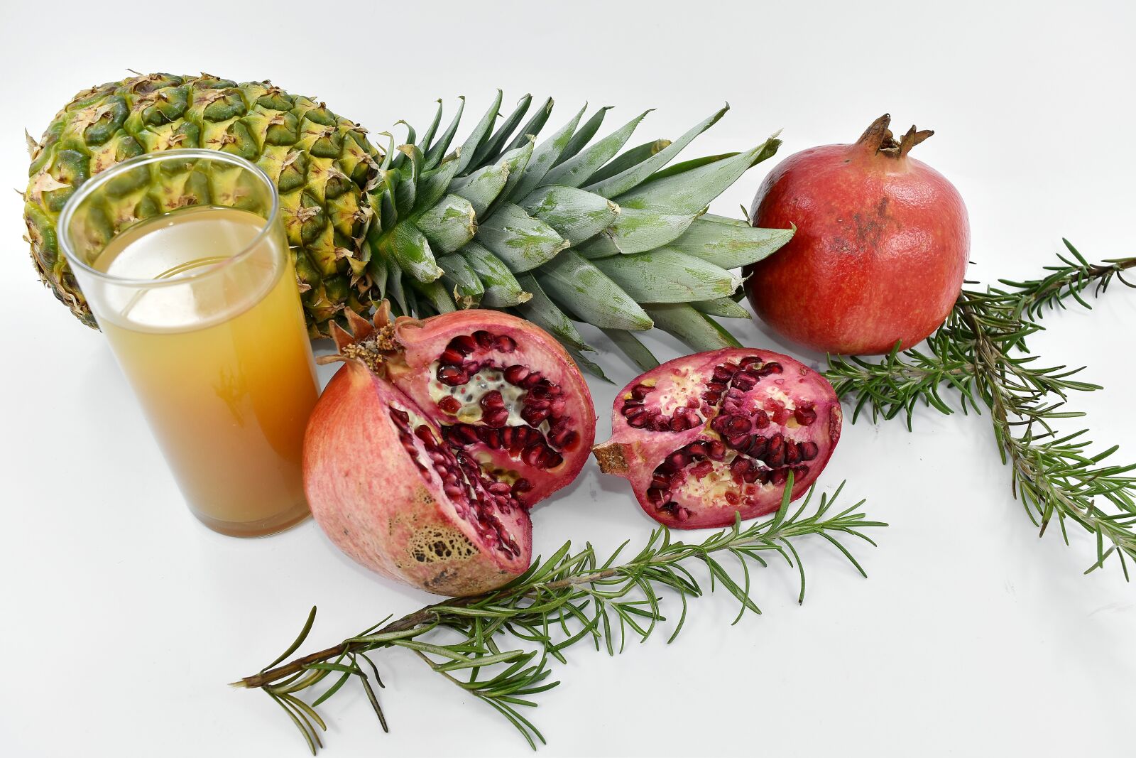 Nikon D5500 sample photo. Fruit juice, pomegranate, fruit photography