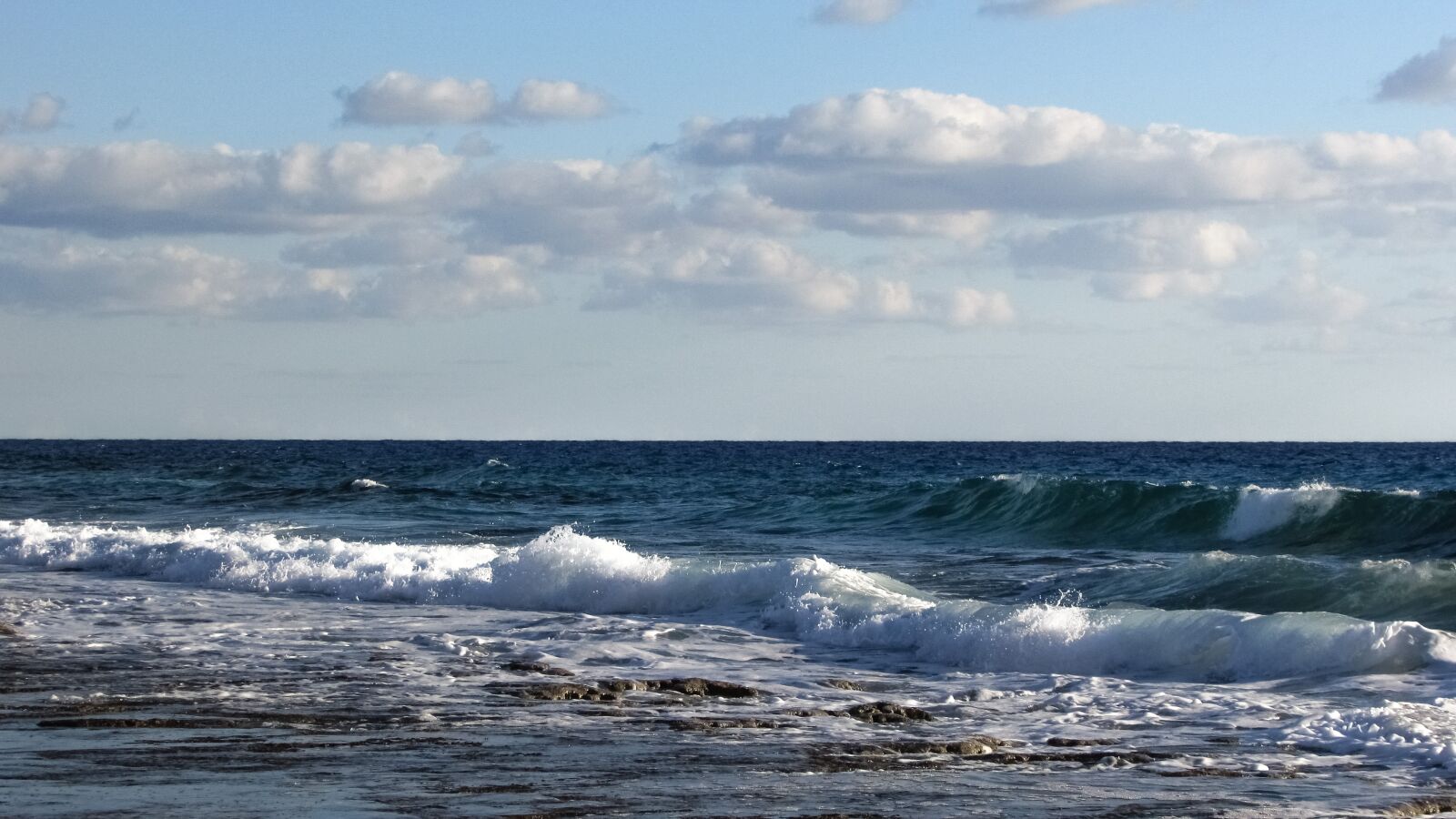 Canon PowerShot SX400 IS sample photo. Wave, beach, sky photography