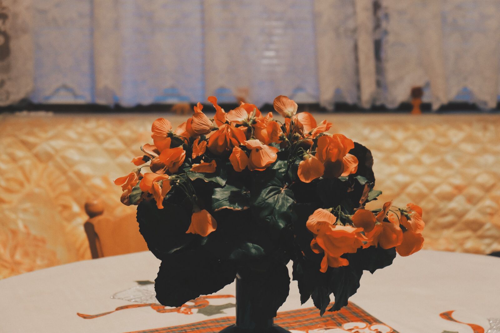 Fujifilm X-A1 sample photo. Orange, flowers, vase photography
